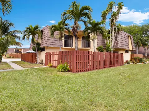 154 Springdale, Palm Springs, FL 33461