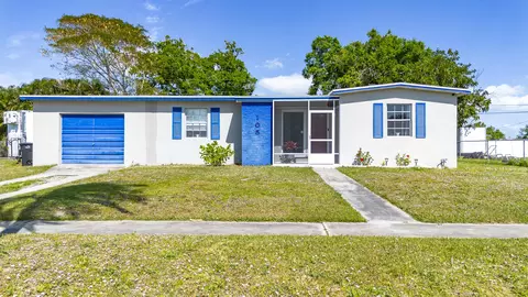 105 SE Naranja Ave, Port Saint Lucie, FL 34983