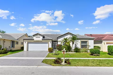 8280 Lake Cypress Rd, Lake Worth, FL 33467