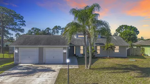 718 SE Ablett Ln, Port Saint Lucie, FL 34984