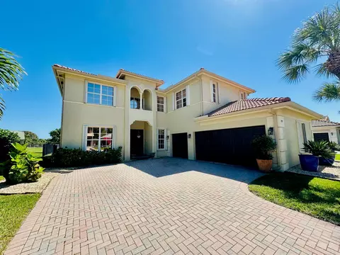 199 Bella Vista Way, Royal Palm Beach, FL 33411