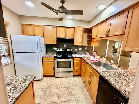 1203 Bahama Bnd #F2, Coconut Creek, FL 33066