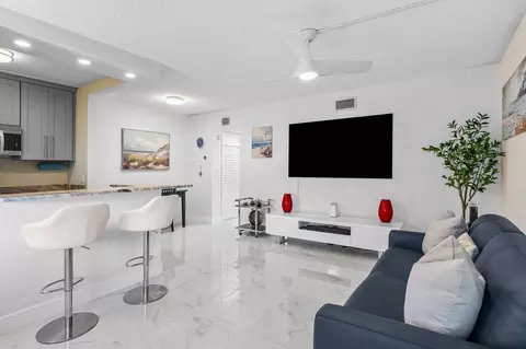 3232 Canal #3, Pompano Beach, FL 33062