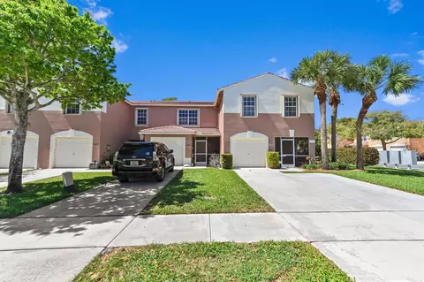 6875 Mill Brook Pl, Lake Worth, FL 33463