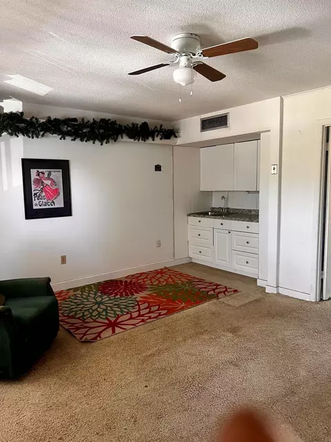 1200 Colonnades Dr #206, Fort Pierce, FL 34950