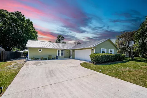 658 SE Streamlet Ave, Port Saint Lucie, FL 34983