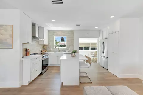 376 Laurie Rd, West Palm Beach, FL 33405