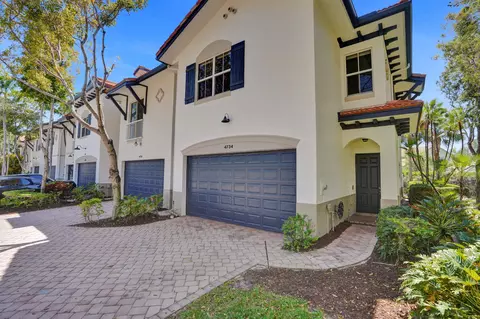 4734 S Prive Cir, Delray Beach, FL 33445