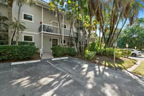 11863 Wimbledon Cir #446, Wellington, FL 33414