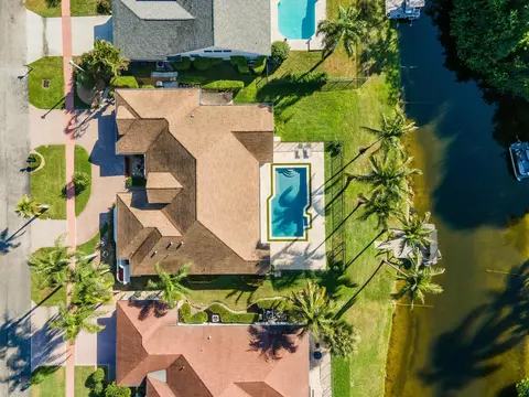 12724 Headwater Cir N, Wellington, FL 33414