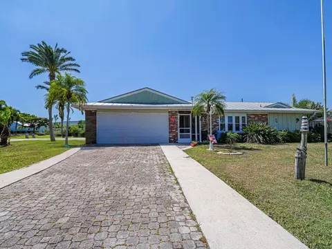 798 SE Polynesian Ave, Port Saint Lucie, FL 34983