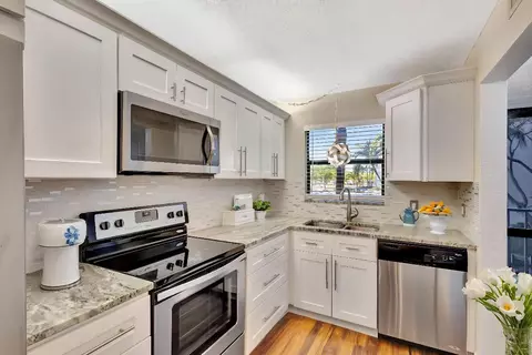 4700 Lucerne Lks #206, Lake Worth, FL 33467
