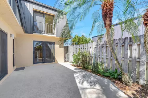 2330 Waterside Dr #33-C, Lake Worth, FL 33461
