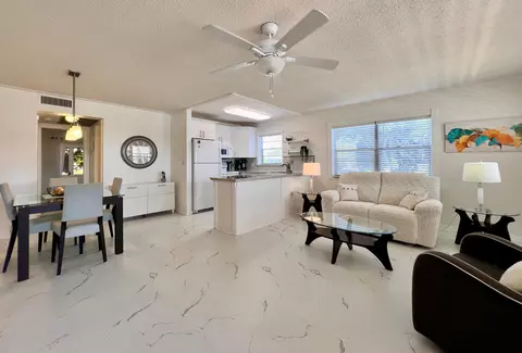 48 Berkshire B, West Palm Beach, FL 33417