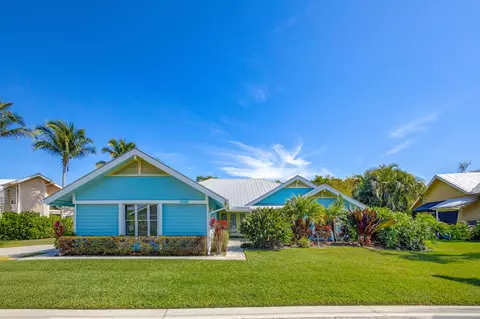 10570 SE Jupiter Narrows Dr, Hobe Sound, FL 33455