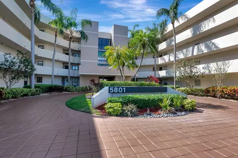 5801 Camino Del Sol #102, Boca Raton, FL 33433