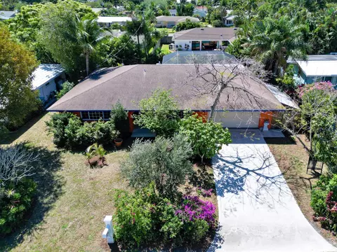 718 SW 27th Pl, Boynton Beach, FL 33435