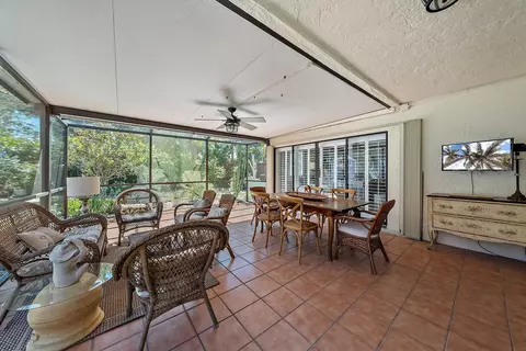 2590 La Lique Cir, Palm Beach Gardens, FL 33410