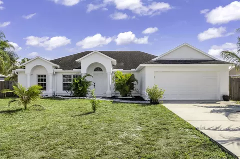 572 SW Mccomb, Port Saint Lucie, FL 34953