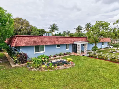 1616 Crandon Ave, Mangonia Park, FL 33407