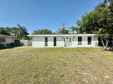 129 NE Tunison Ave, Port Saint Lucie, FL 34983