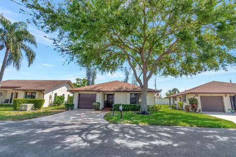 6430 Olivewood Cir, Greenacres, FL 33463