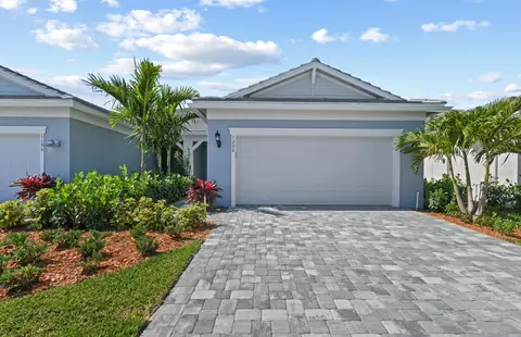 1209 Harper Way #VILLA 8, Vero Beach, FL 32960