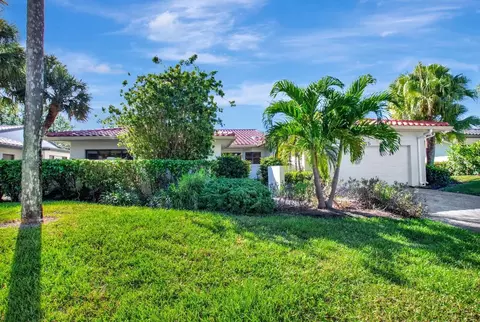 65 Bristol Dr, Boynton Beach, FL 33436