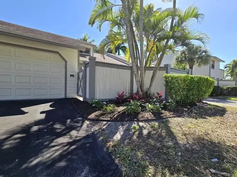 13388 Bedford Mews Ct, Wellington, FL 33414