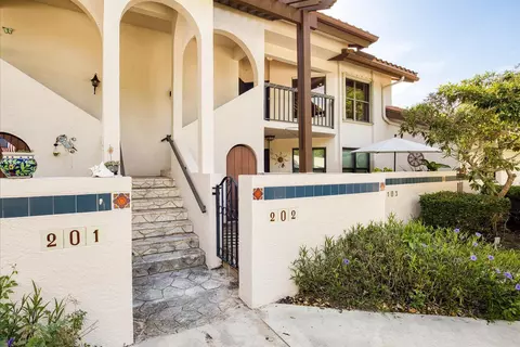 6031 SE Martinique Dr #202, Stuart, FL 34997