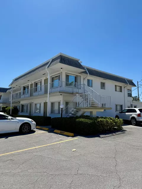 3160 Lake Osborne Dr #212, Lake Worth Beach, FL 33461