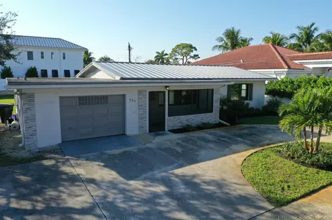 935 NW 2nd Ave, Boca Raton, FL 33432