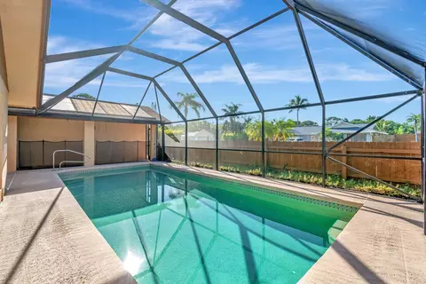 3923 Greenfield Ct, Boynton Beach, FL 33436