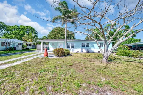 332 Smallwood Ave, Fort Pierce, FL 34982