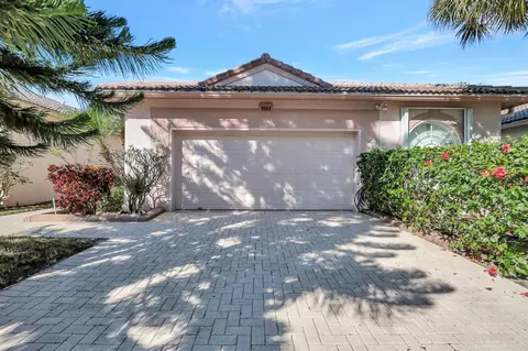9064 Bay Point Cir, West Palm Beach, FL 33411