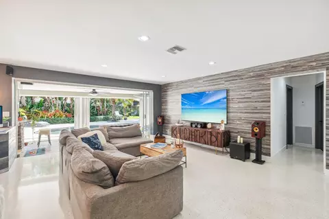 1132 SW 13th Ave, Boca Raton, FL 33486