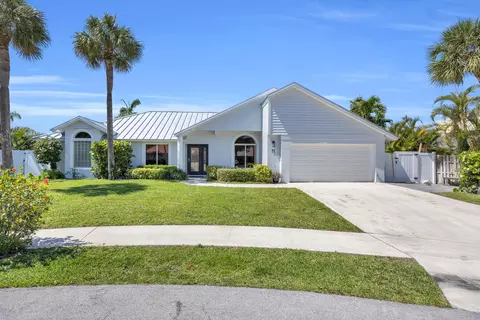 11 Hemlock Ln, Tequesta, FL 33469
