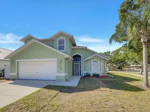 1701 Primrose Ct, Port Saint Lucie, FL 34952