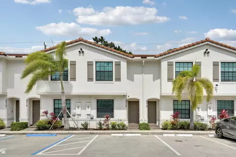 4216 Napoli Lake Dr, Riviera Beach, FL 33410