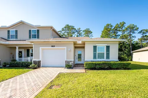 989 NE Trailside Run, Port Saint Lucie, FL 34983