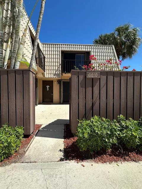 6816 68th Way, West Palm Beach, FL 33409