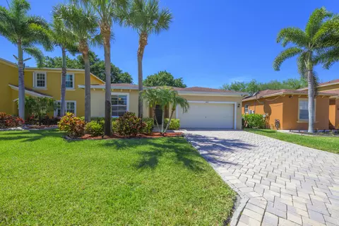 887 Fieldstone Way, West Palm Beach, FL 33413