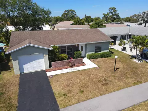 4475 Pine Park Cir, Lake Worth, FL 33467