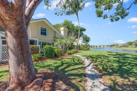 2701 Amherst Ct, Boynton Beach, FL 33436