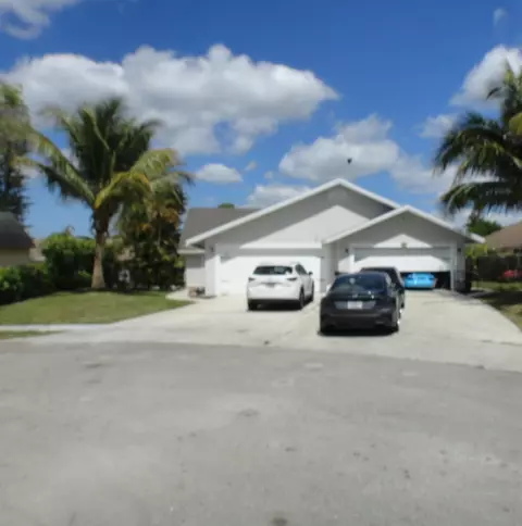 935 Country Wood Ct #935-937, Wellington, FL 33414