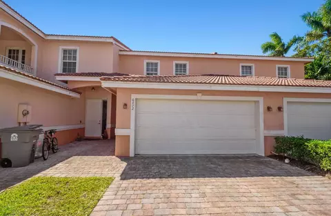 6472 Azura Lake Rd, Lake Worth, FL 33463