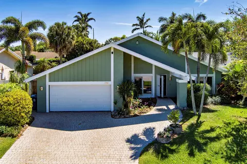 4928 Rabbit Hollow Dr, Boca Raton, FL 33487