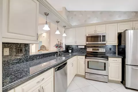 5912 Spring Lakes Ln #A, Boynton Beach, FL 33437
