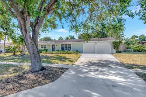 7828 St Andrews Rd, Lake Worth, FL 33467