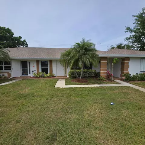 131 Lakes End Dr #C, Fort Pierce, FL 34982